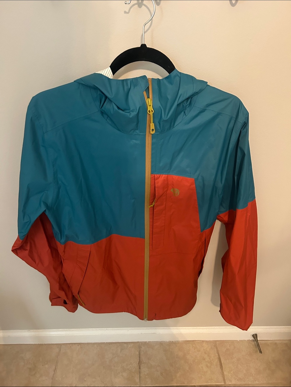 Mountain Hardwear Two-Tone Hooded Windbreaker - Teal & Rust - Picture 8 of 8